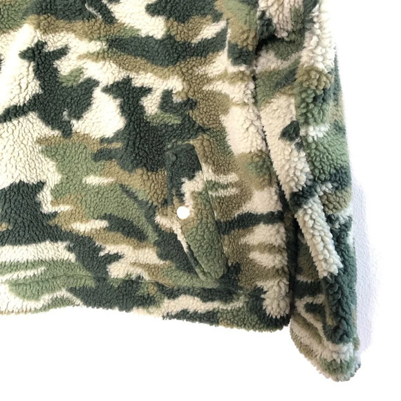 J.Crew Snap Collar Sherpa Fleece Camo Pullover Jacket Size Small - Picture 6 of 11